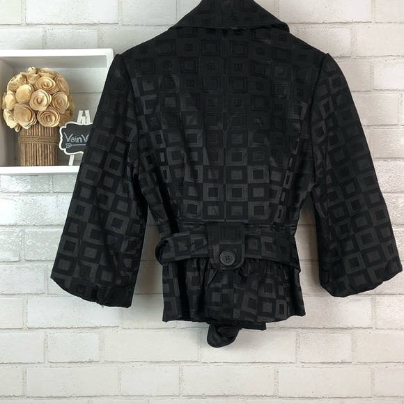 2/$20 Elle | Cropped Blazer - Picture 5 of 7